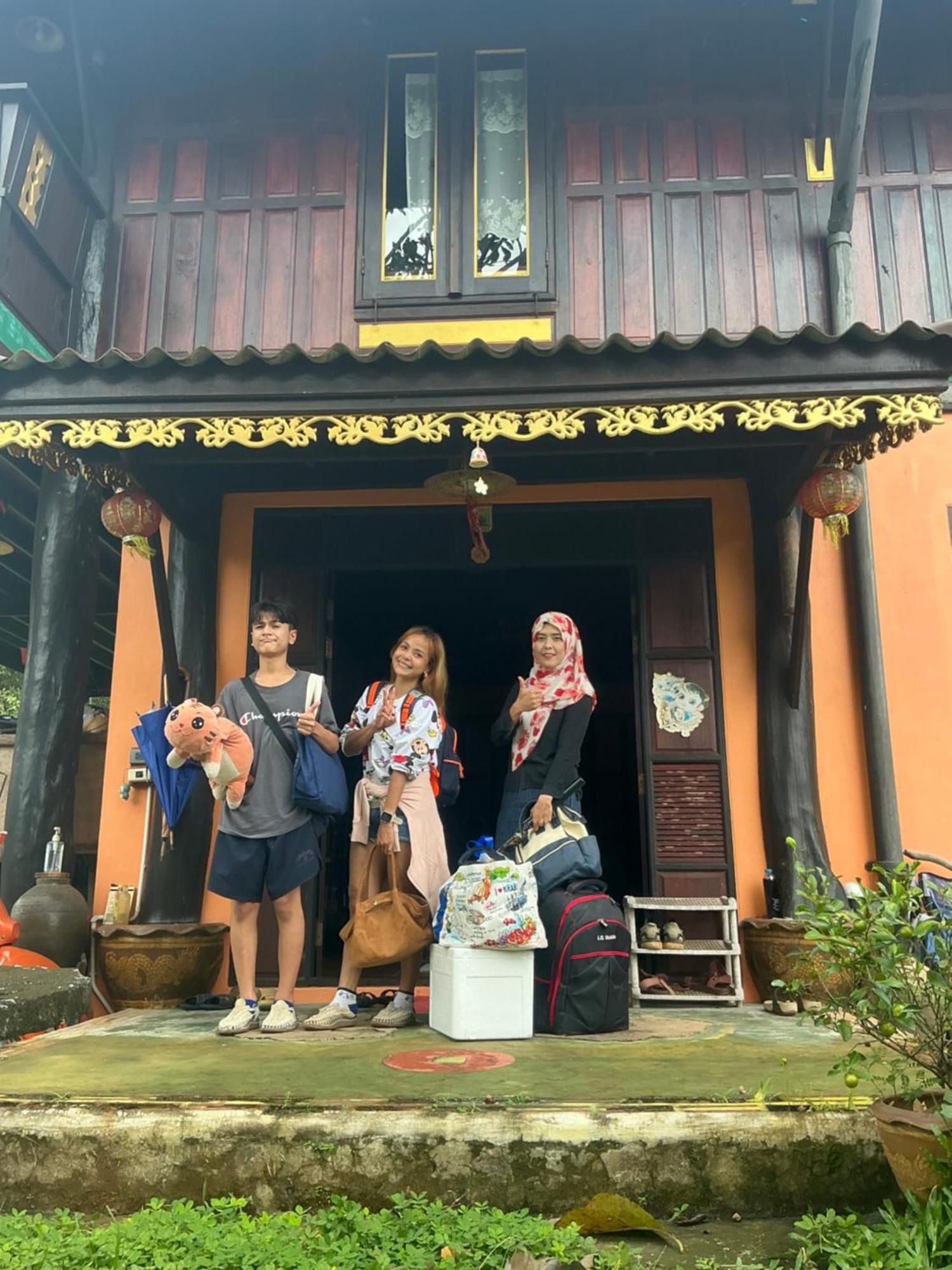 โฮมสเตย์บ้านนายสิงโตเขาคูหา Ban Khu Ha Nai Esterno foto